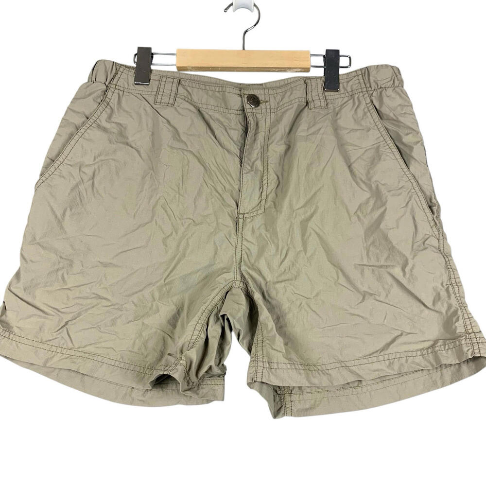 Columbia Omni-Shade Mens Size 36 Shorts - Sun Protection & Comfort